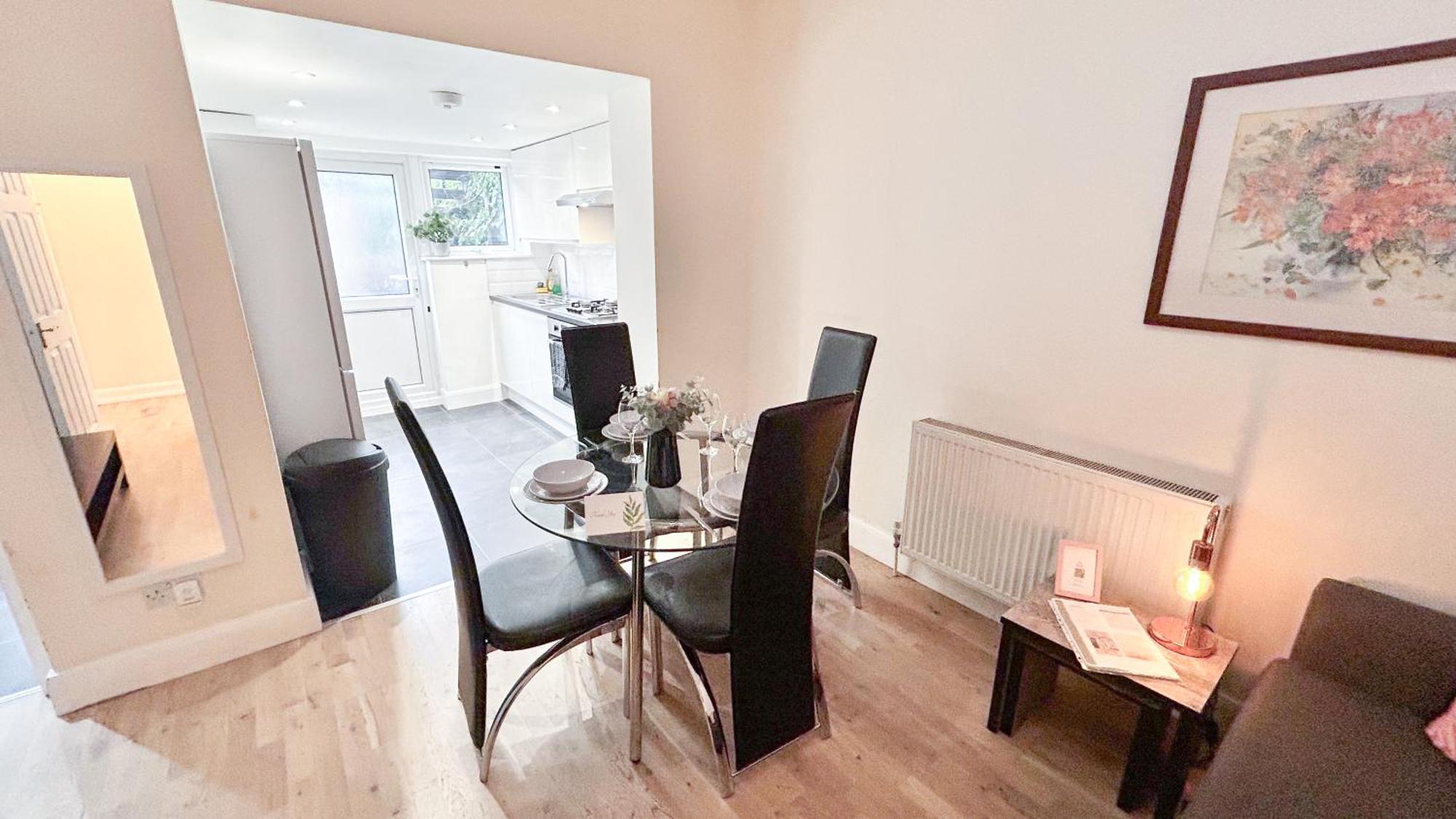 1-Bedroom Flat With Small Garden & Paid Parking In Finsbury Park, Highbury Londra Dış mekan fotoğraf