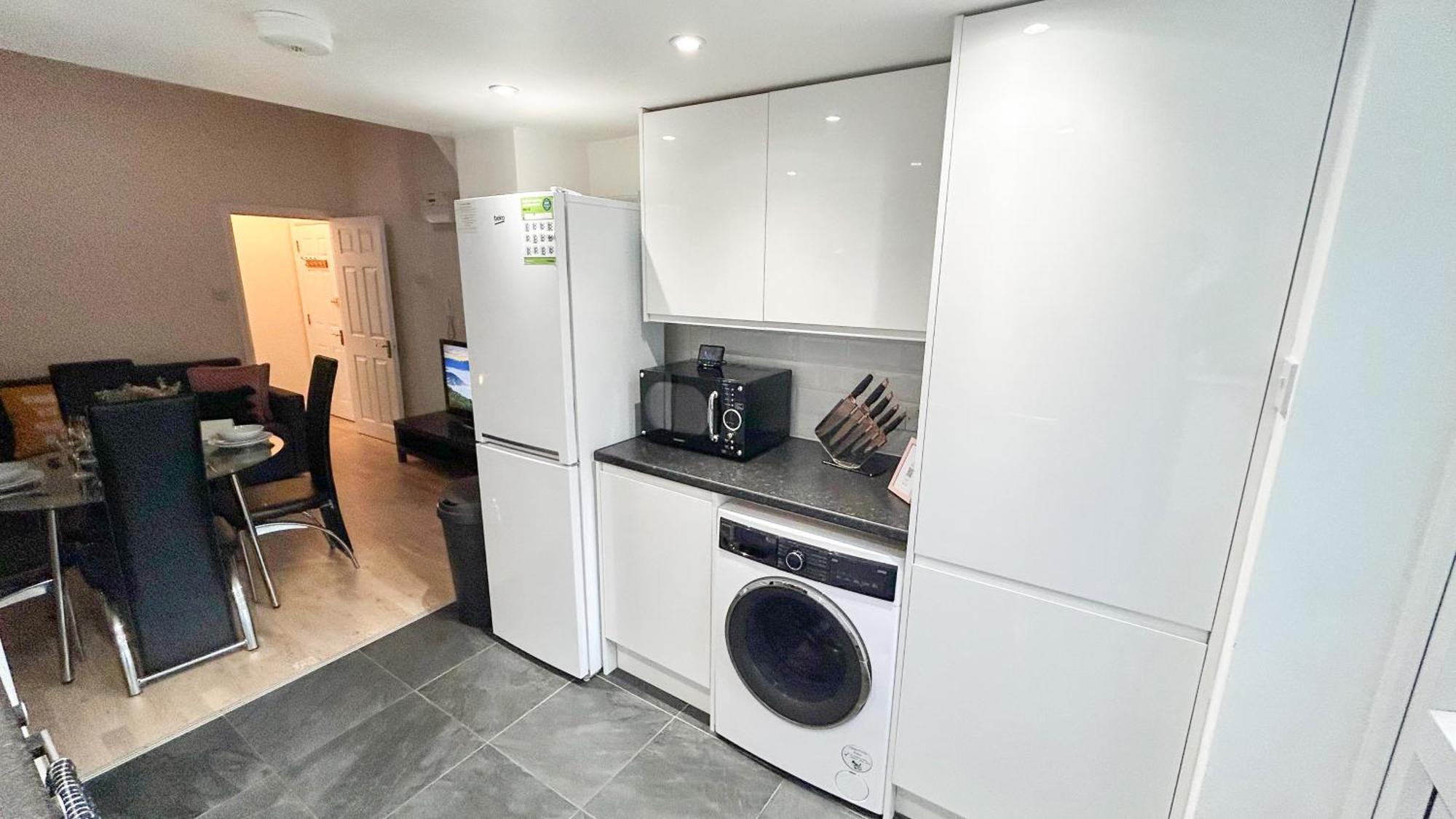 1-Bedroom Flat With Small Garden & Paid Parking In Finsbury Park, Highbury Londra Dış mekan fotoğraf