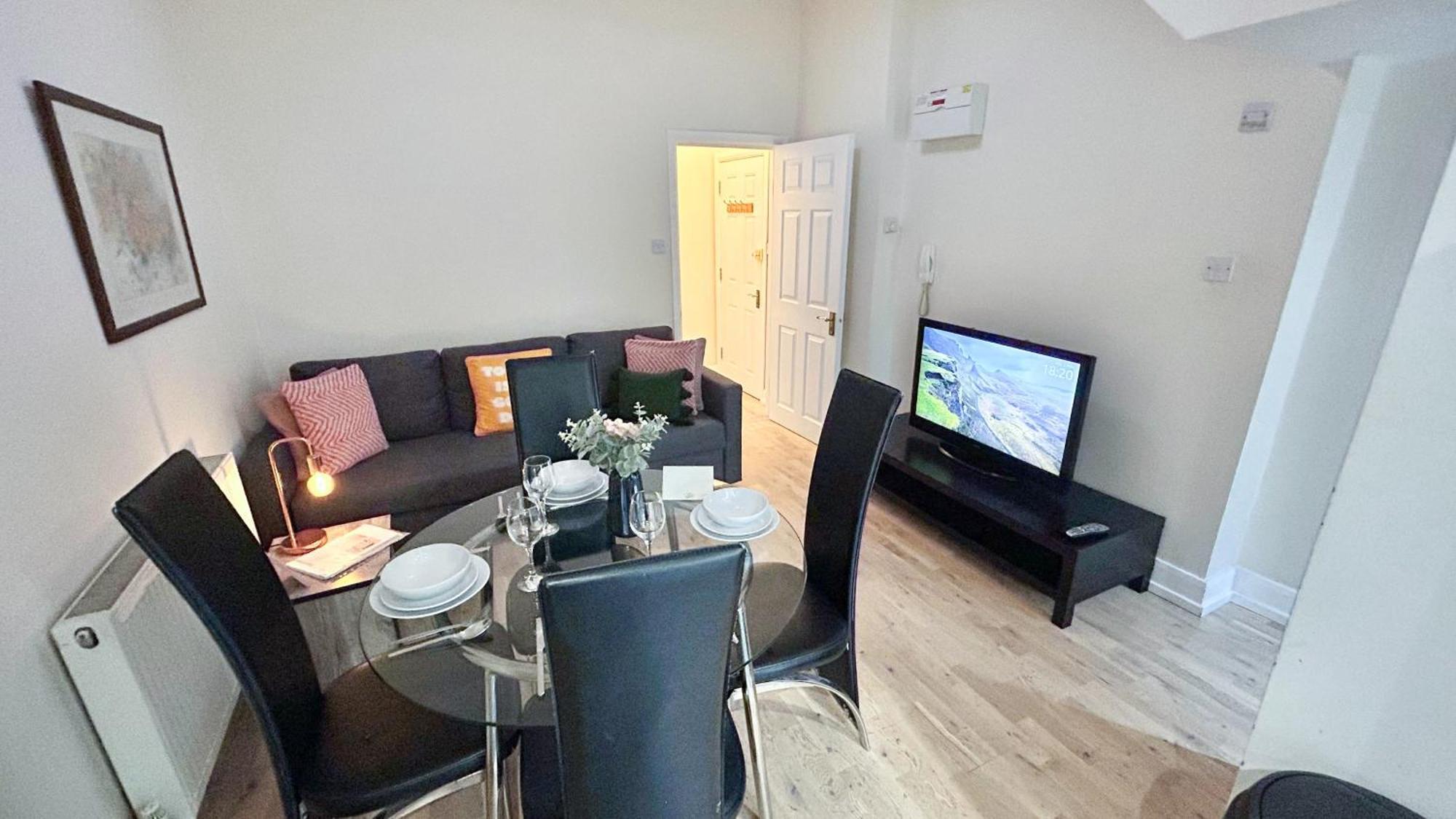 1-Bedroom Flat With Small Garden & Paid Parking In Finsbury Park, Highbury Londra Dış mekan fotoğraf