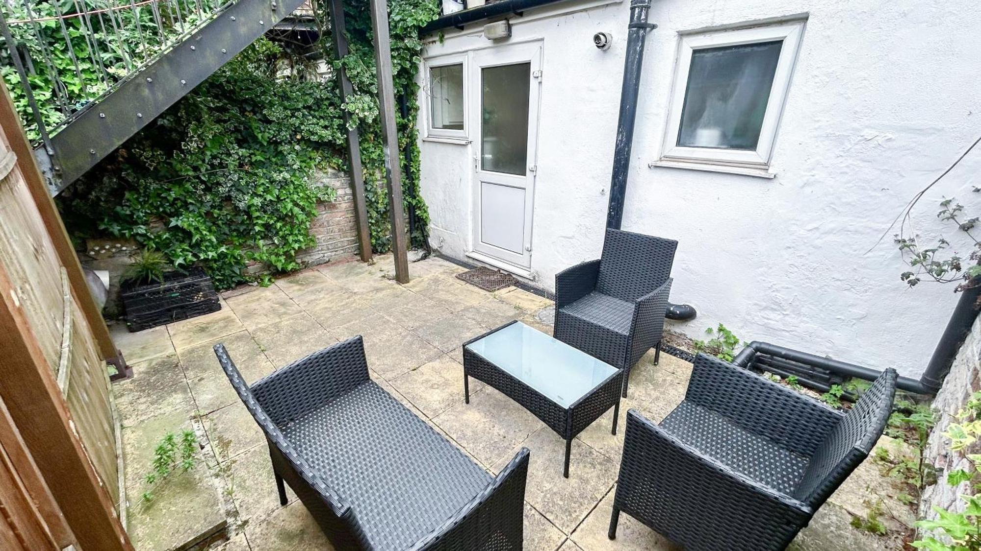 1-Bedroom Flat With Small Garden & Paid Parking In Finsbury Park, Highbury Londra Dış mekan fotoğraf
