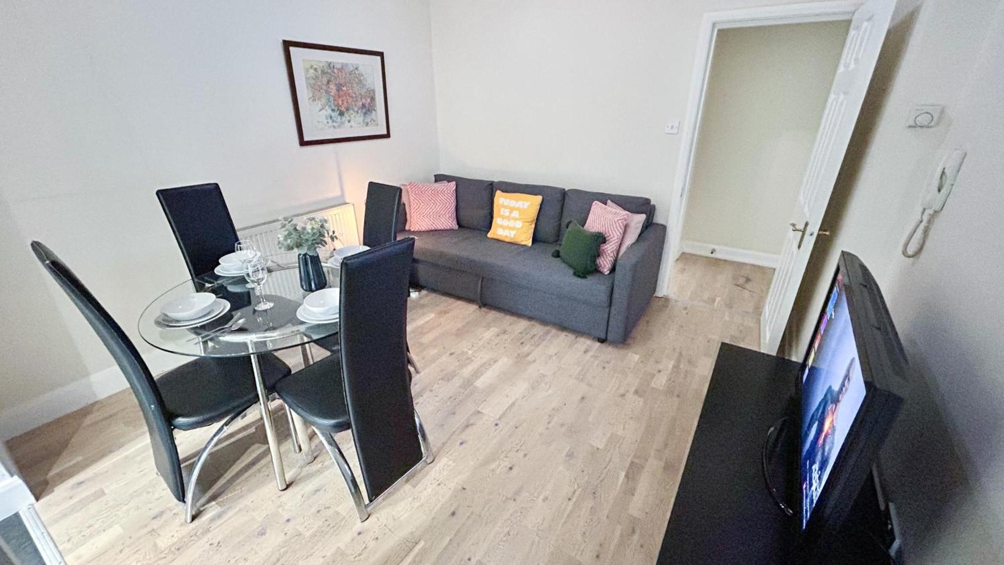1-Bedroom Flat With Small Garden & Paid Parking In Finsbury Park, Highbury Londra Dış mekan fotoğraf