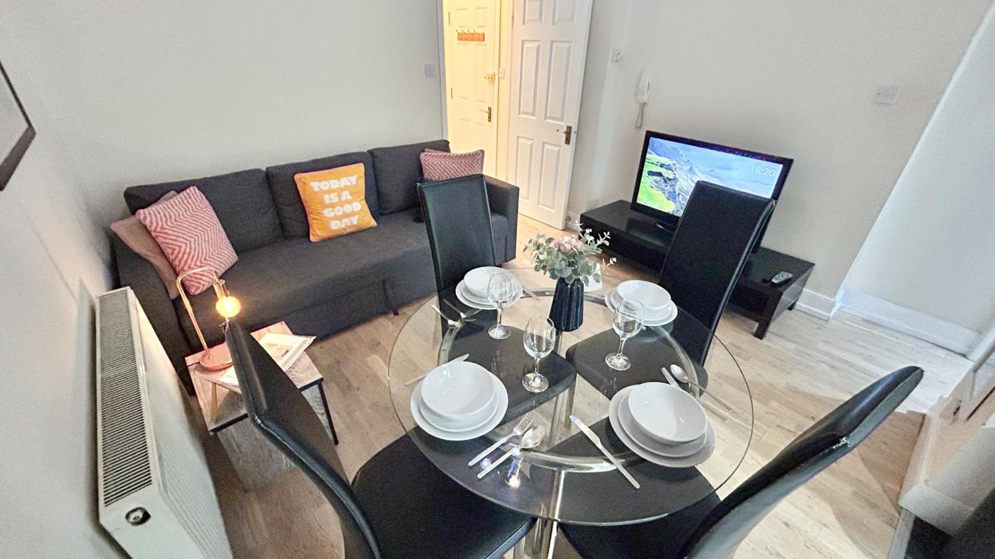 1-Bedroom Flat With Small Garden & Paid Parking In Finsbury Park, Highbury Londra Dış mekan fotoğraf