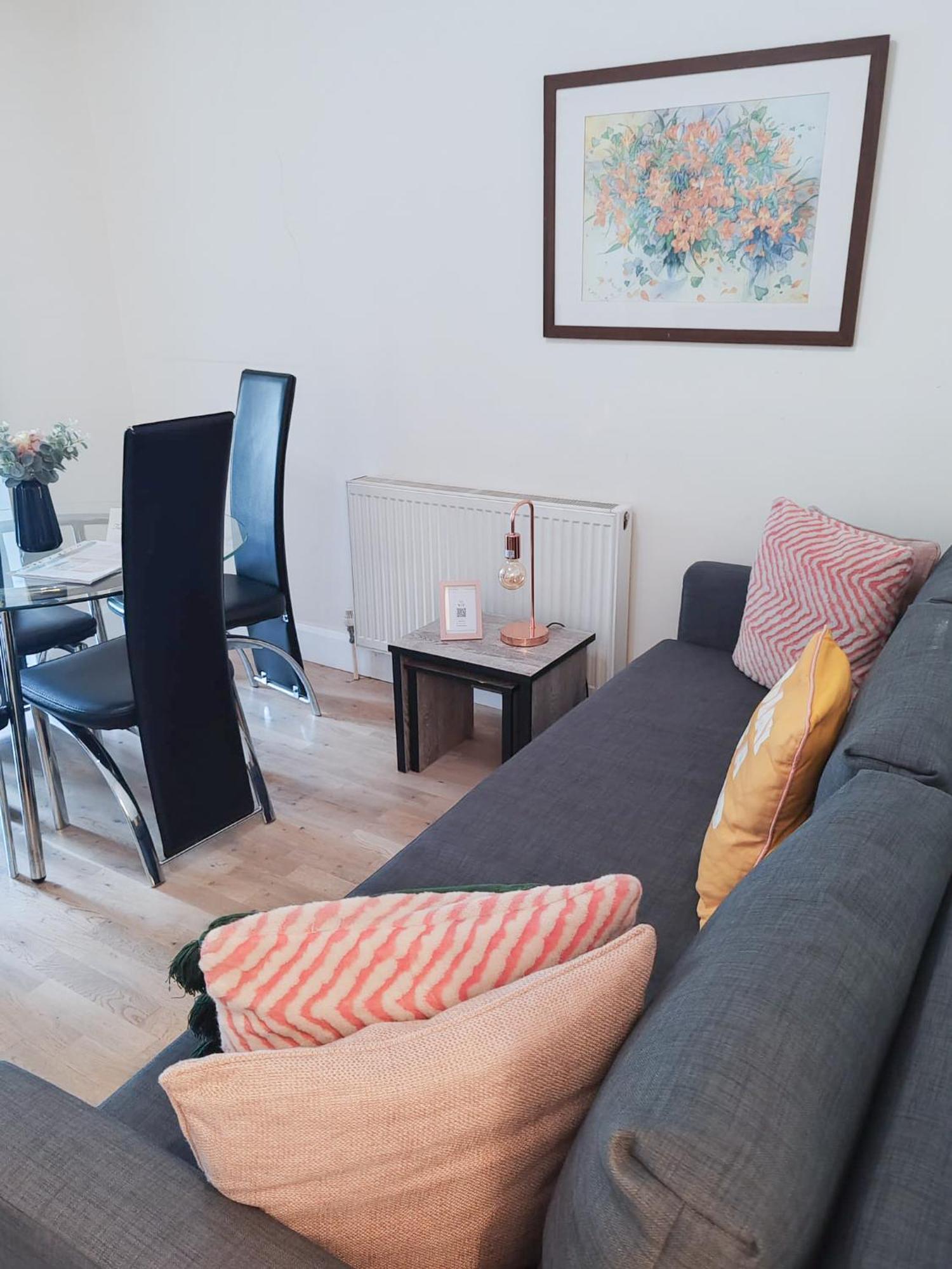1-Bedroom Flat With Small Garden & Paid Parking In Finsbury Park, Highbury Londra Dış mekan fotoğraf
