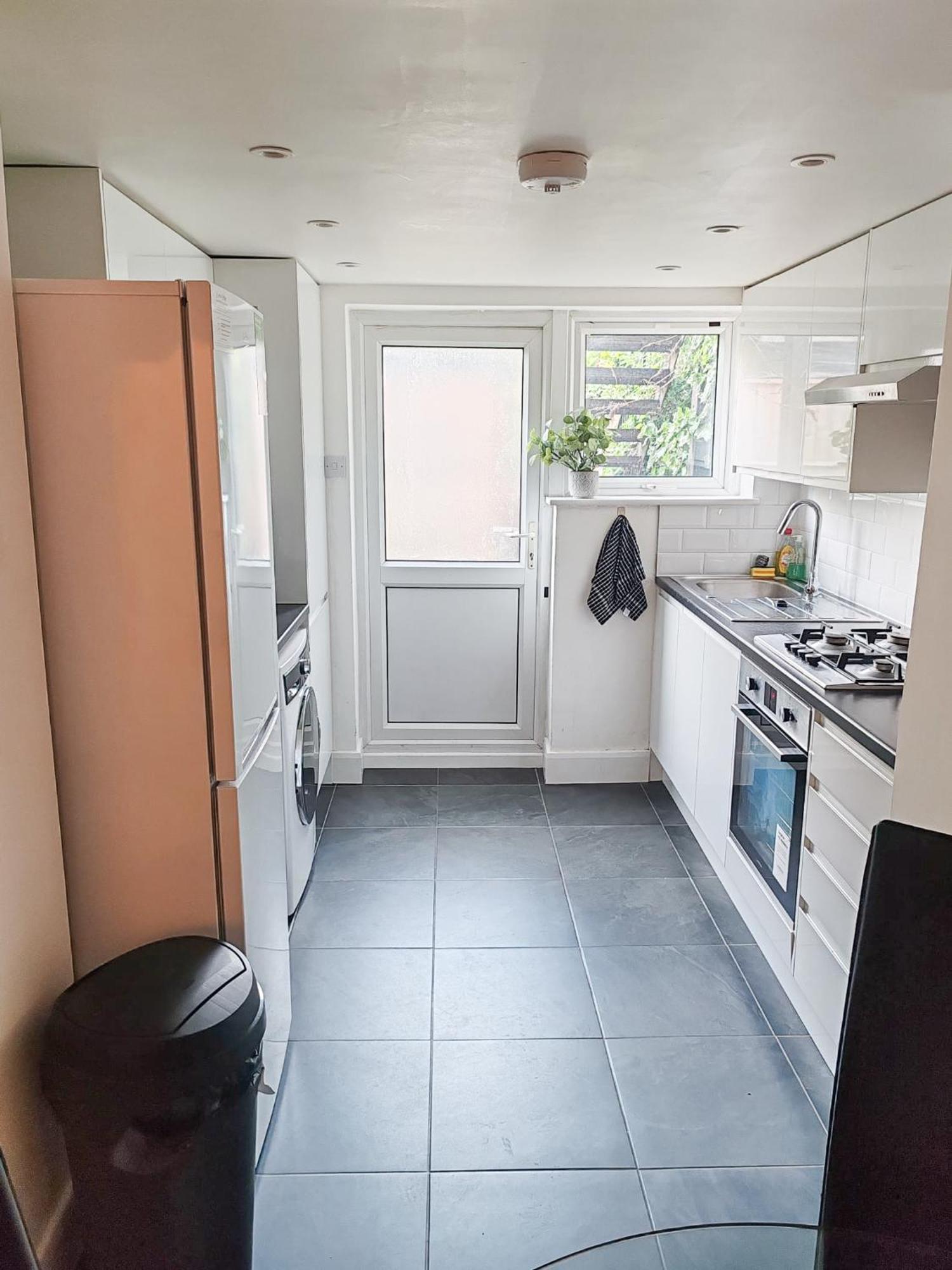 1-Bedroom Flat With Small Garden & Paid Parking In Finsbury Park, Highbury Londra Dış mekan fotoğraf