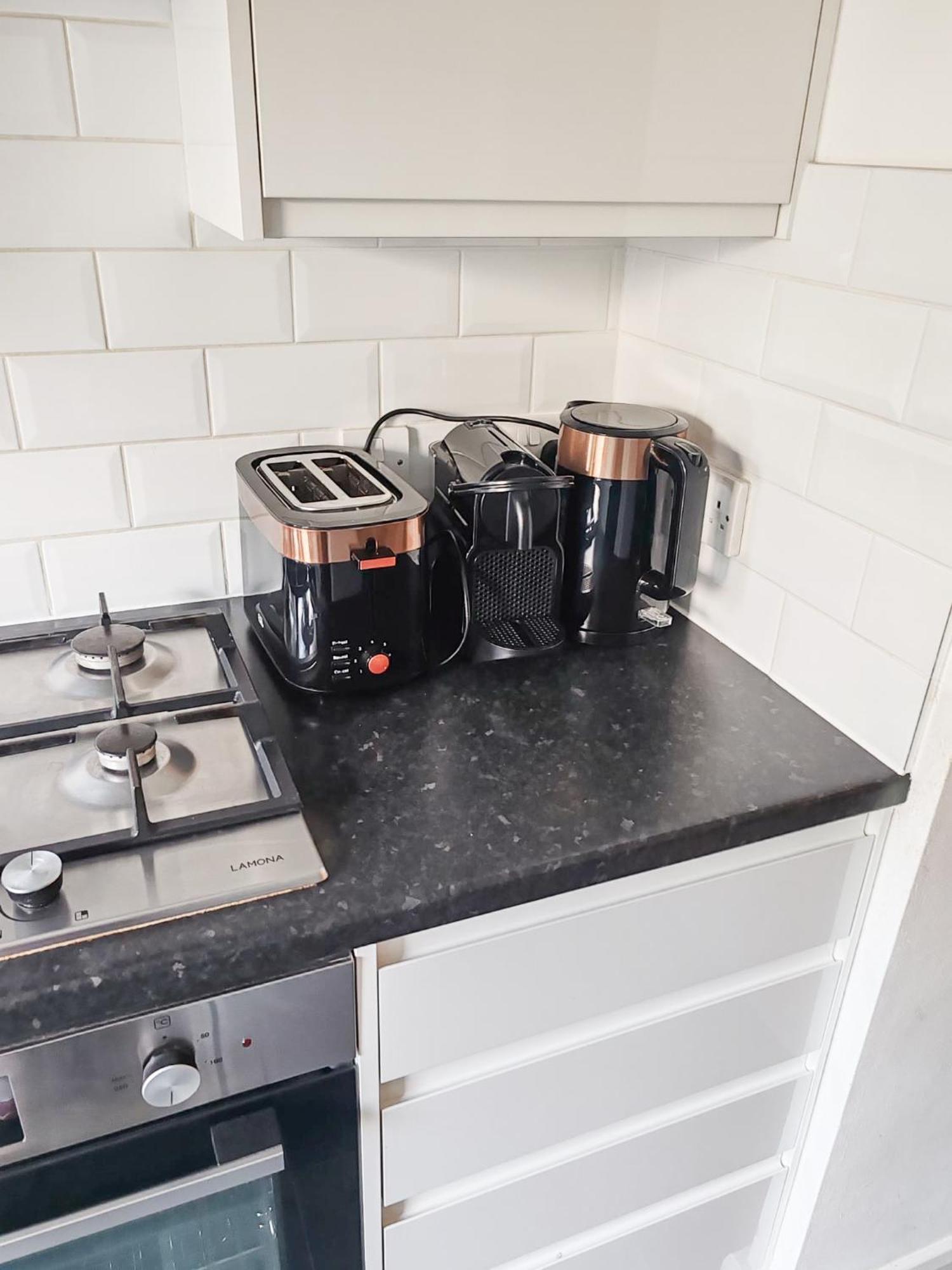 1-Bedroom Flat With Small Garden & Paid Parking In Finsbury Park, Highbury Londra Dış mekan fotoğraf