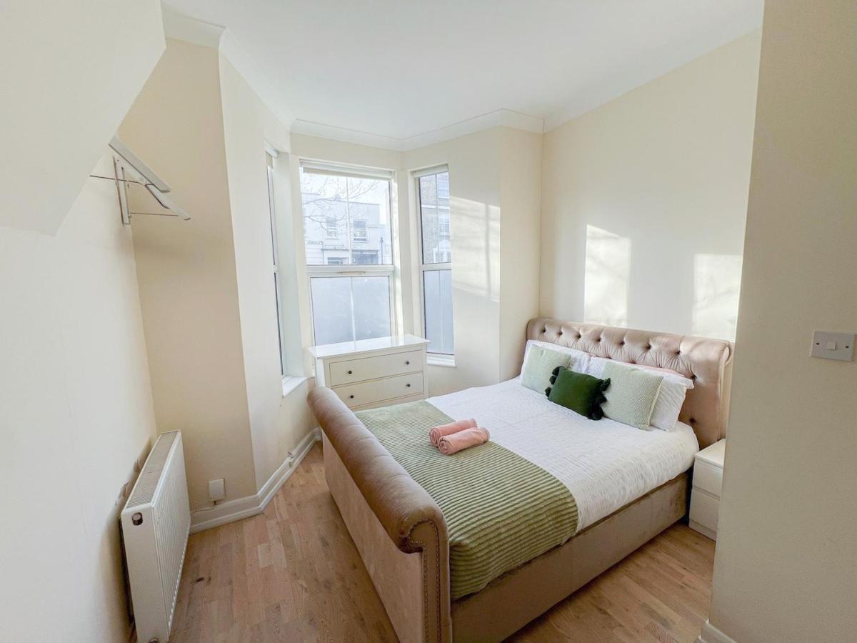 1-Bedroom Flat With Small Garden & Paid Parking In Finsbury Park, Highbury Londra Dış mekan fotoğraf