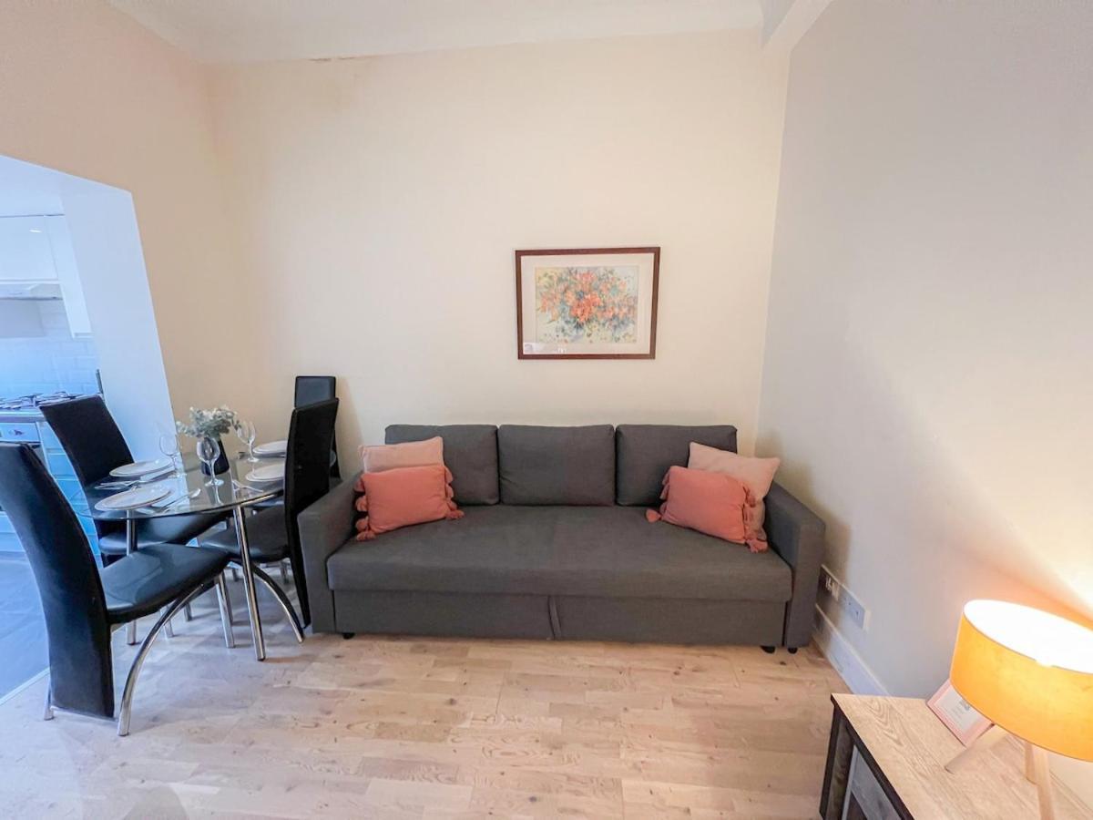1-Bedroom Flat With Small Garden & Paid Parking In Finsbury Park, Highbury Londra Dış mekan fotoğraf