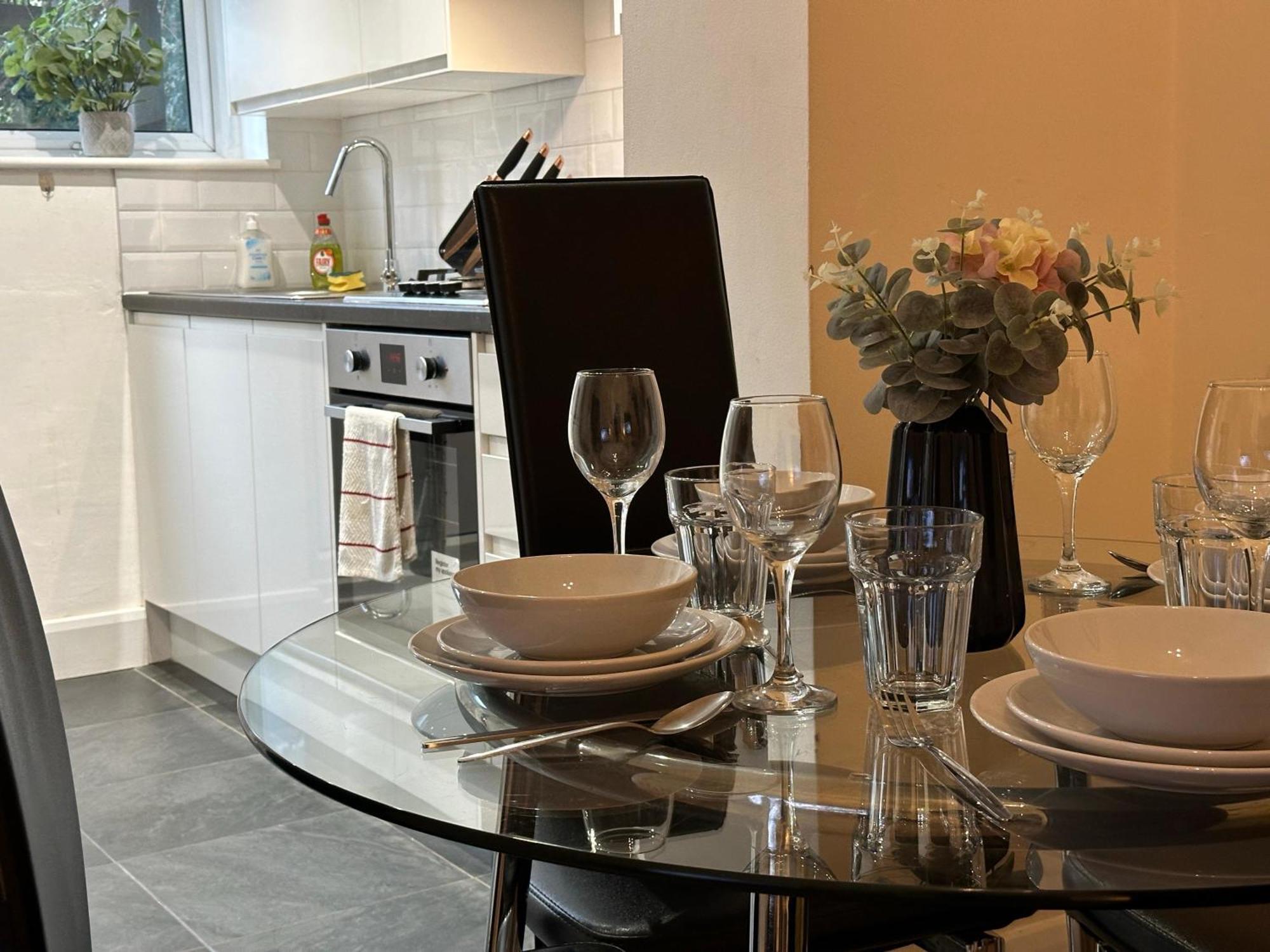 1-Bedroom Flat With Small Garden & Paid Parking In Finsbury Park, Highbury Londra Dış mekan fotoğraf